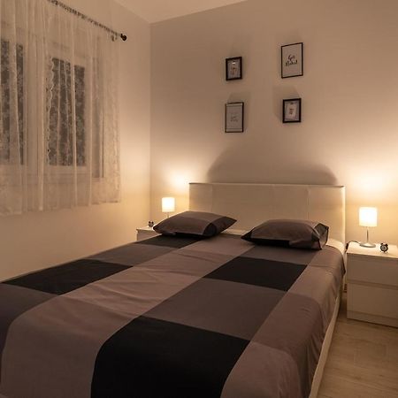 Apartman Spiro Трогір Екстер'єр фото