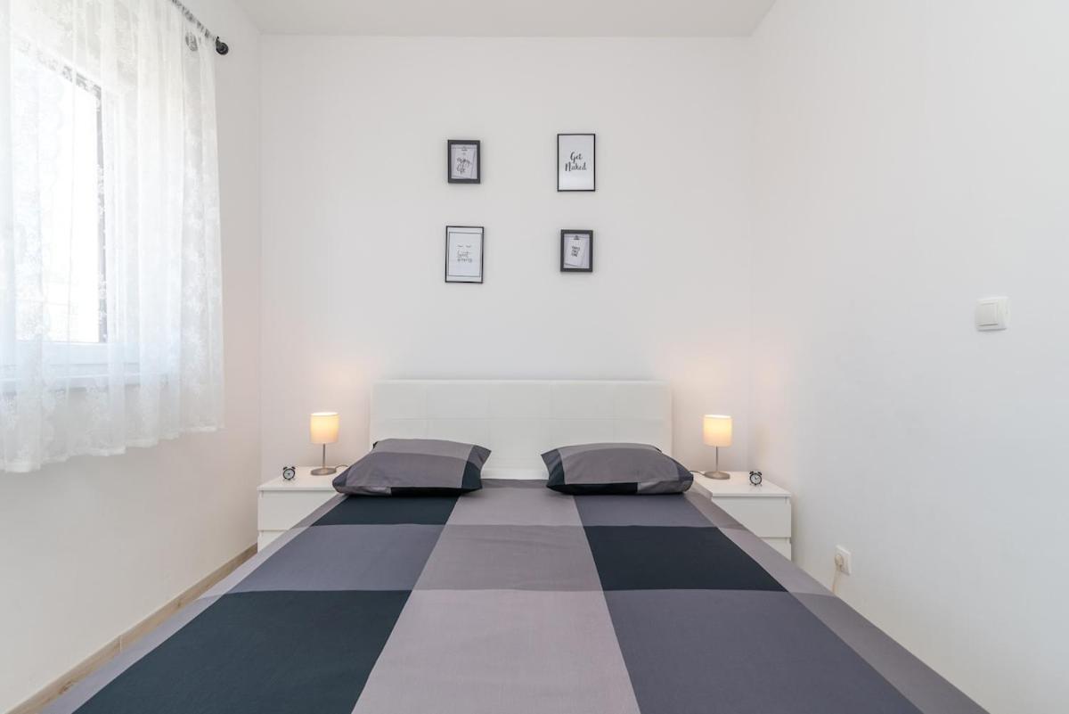 Apartman Spiro Трогір Екстер'єр фото