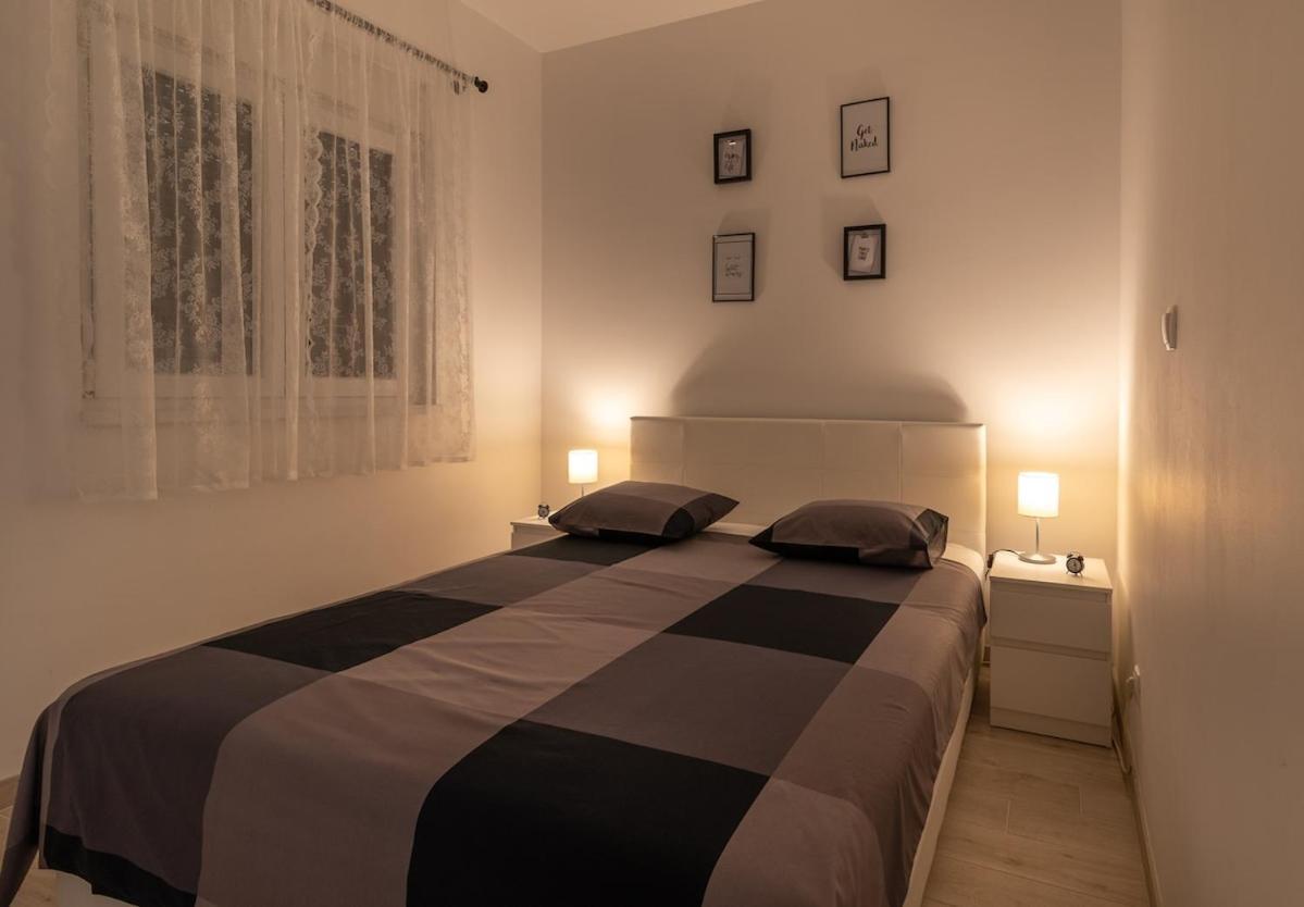 Apartman Spiro Трогір Екстер'єр фото